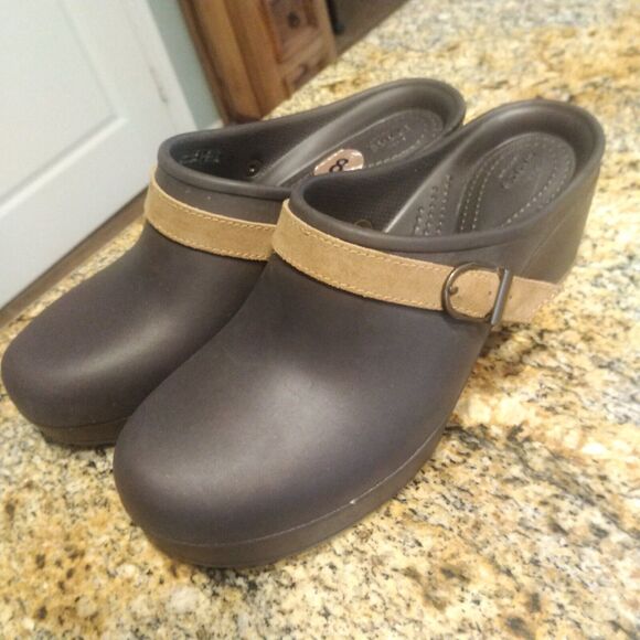 Crocs Sarah Croslite Mule Clog Shoes Brown Slip On Comfort Women's Sz 8 203631 - Picture 1 of 12